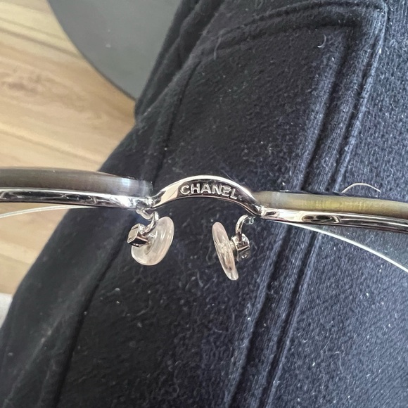 Chanel Sunglasses authentic - Picture 5 of 14